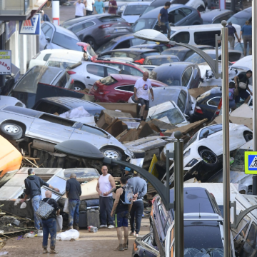 Casi 1 600 millones de euros de fondos de la UE ayudarán a España a recuperarse de las devastadoras inundaciones en Valencia