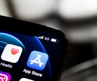 La Comisión envía conclusiones preliminares a Apple y abre una investigación adicional por incumplimiento contra Apple en virtud del Reglamento de Mercados Digitales