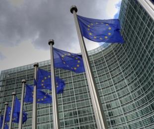 Ayudas estatales: la Comisión amplía el Marco Temporal para seguir respaldando a las microempresas, las pequeñas empresas y las empresas emergentes e incentivar la inversión privada