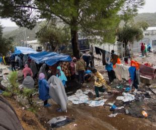 Refugiados en Grecia: Los eurodiputados exigen solidaridad y advierten sobre el impacto de la crisis sanitaria