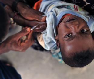 La Comisión Europea coordina la adquisición y donación de 215,000 dosis de vacunas de los nórdicos bávaras para ayudar a África a hacer frente al brote de viruela en los países afectados de África