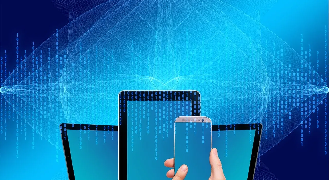 Imagen de Computadora, Smartphone y En línea