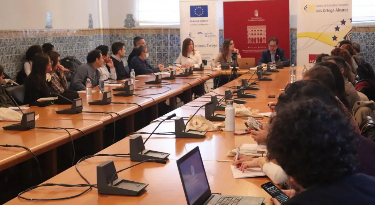 El Gobierno regional incide en la importancia de dar a conocer la historia y funcionamiento de la Unión Europea para afrontar los retos del nuevo escenario global