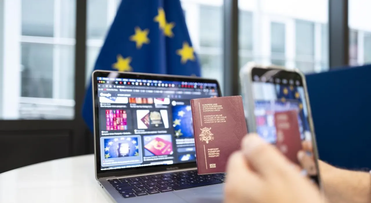 Pasaportes y documentos de identidad digitales