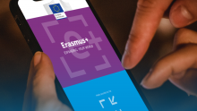 fotografía de un móvil con la aplicación de Erasmus +